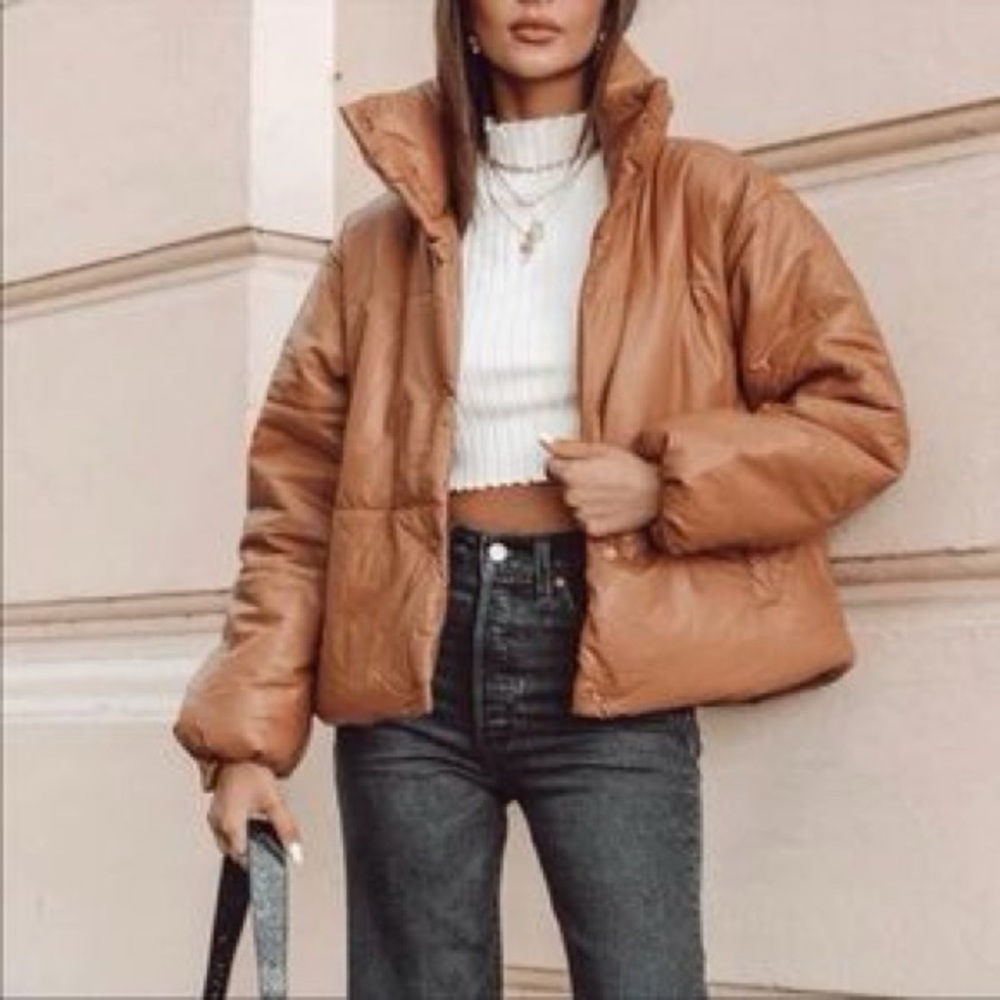 Lioness leather puffer